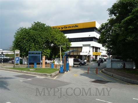 Klinik wong and chye (24 hours) 96 jalan ss21/39 damansara utama (uptown) 47400 petaling jaya tel: Maybank Jalan 222 Branch, Section 51A, Petaling Jaya | My ...
