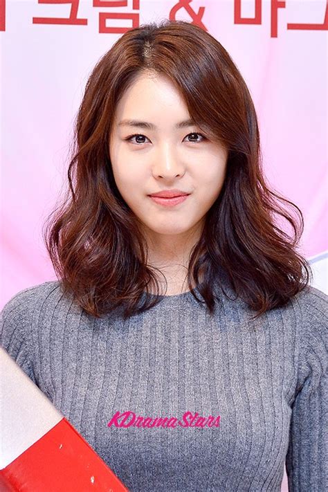 Born january 9, 1988) is a south korean actress. Lee Yeon Hee and Noh Hong Chul Attend SK-II Magnetic Eye ...