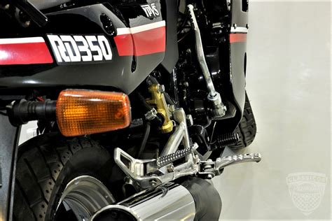 Eu ali tranquilão, quando de repente uma yamaha rd350, muito show a moto do carinha, impecável e inteirona. Yamaha RD 350 1987 - Original - Viúva Negra - Antiga em ...