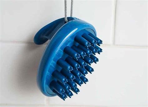 Medium to thick for detangling, medium to fine for volume. What is A Shampoo Brush and How to Use it? - Cool Men's Hair