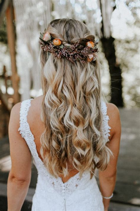 Thin fall wedding hairstyles is a real torment. This Fall Wedding at Southwind Hills Seamlessly Blends ...