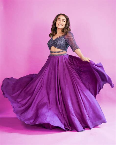 Neha Kakkars Most Stylish Looks See The Singer Looking Super Hot In These Pics News18