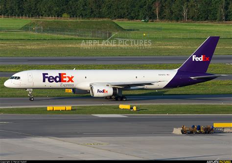 N916fd Fedex Federal Express Boeing 757 200f At Vienna Schwechat