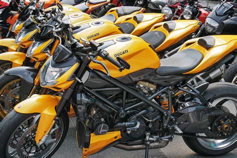 The cost of motorcycle insurance varies widely and depends on a number of factors. How Much Does It Cost to Ship a Motorcycle? - Vehicle HQ