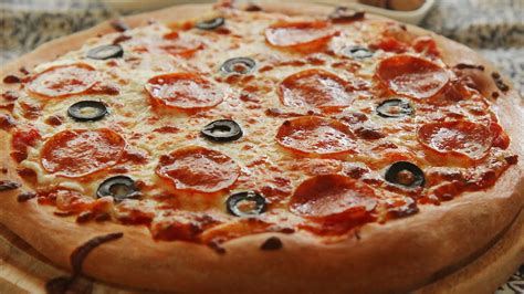 4k Video Homemade Pepperoni Pizza Honeykki 꿀키 Youtube