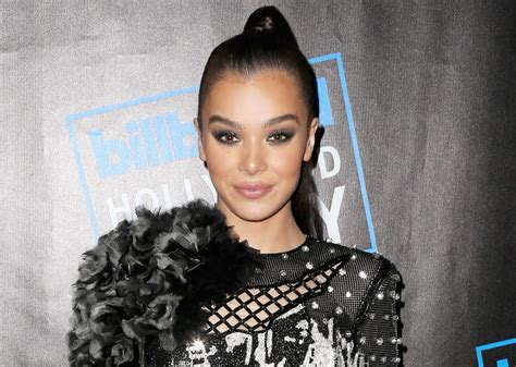 Daily Beauty Buzz Hailee Steinfelds High Ponytail