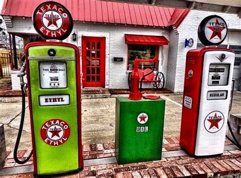 Old Gas Pumps Vintage Gas Pumps Old Garage Garage Art Go Gas