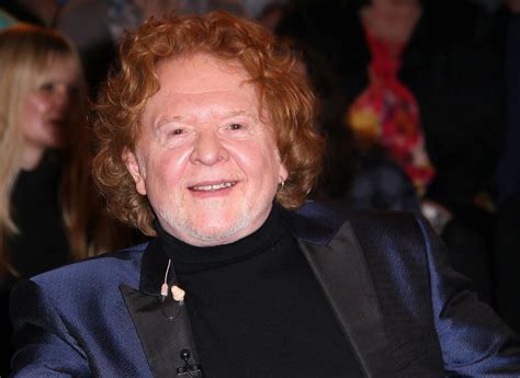 How old is Mick Hucknall, is the Simply Red singer married and when was ...