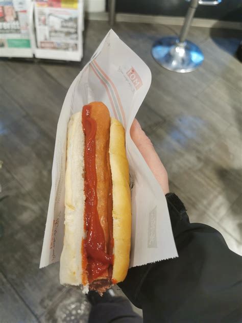 Vegan Hotdog At 7eleven In Oslo Norway This Is A Wonderful Time To Be