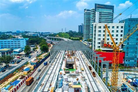 It has a total landmass of 1,194.52 square kilometres (461 sq mi) separated by selangor river into two division. Jalan Kuala Selangor (Sri Damansara West) - MRT Corp