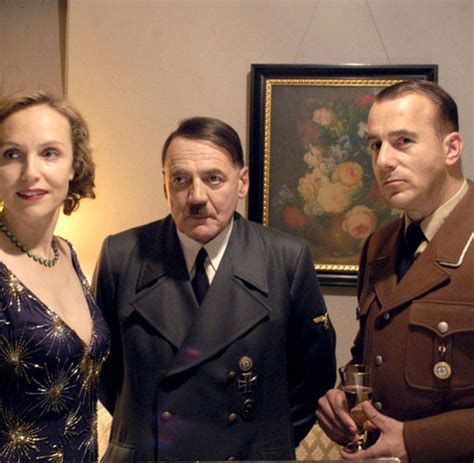 'wenn die krise fortdauert, werden wir in der großen koalition. Biografie: Eva Braun - die Bürgerliche an Hitlers Seite - WELT