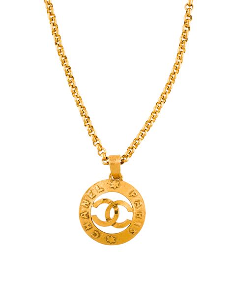 Chanel Cc Pendant Necklace Gold Tone Metal Pendant Necklace