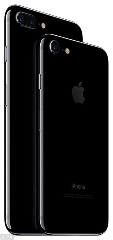 Apples Iphone 7 In Glossy Jet Black Will Scratch Easily Company