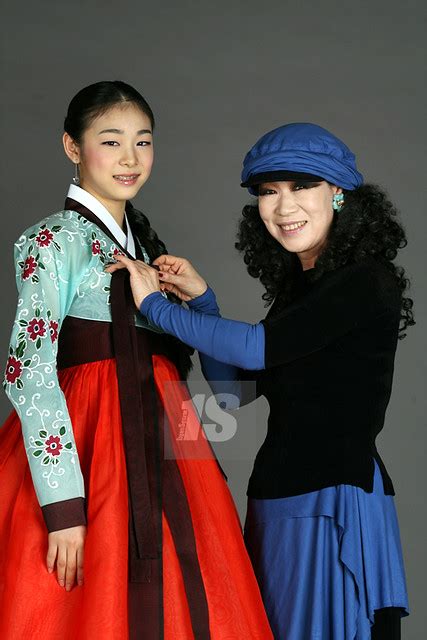김연아 yuna kim in hanbok dec 2006 leon fan flickr