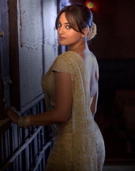 Sonakshi Sinha In Saree Sexy Back Expose Stills Hot Actress Sonakshi Sinha Photos