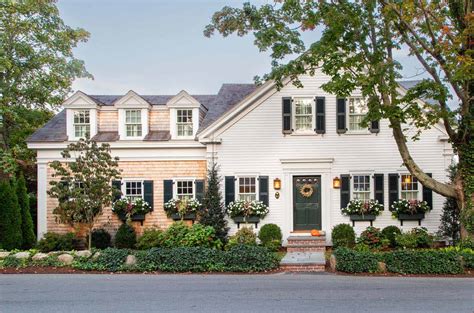 A historic seaside cottage gets a charming makeover in Vineyard Haven