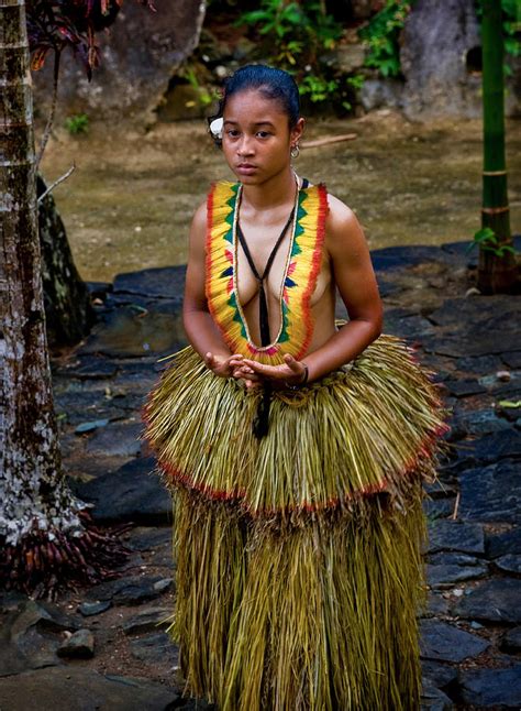 Yapese Woman By Lee Craker In Native People Women Traditional Dresses