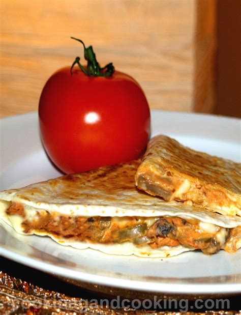 Chunks of chicken simmered in a mexican seasoned tomato sauce, pan fried in flour tortillas with white american cheese. Chicken Quesadillas Recipe | Chicken quesadillas, Chicken ...