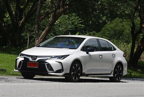 The toyota corolla altis was launched on september 9, 2019. Toyota Corolla Altis 1.8 GR Sport (2019) review