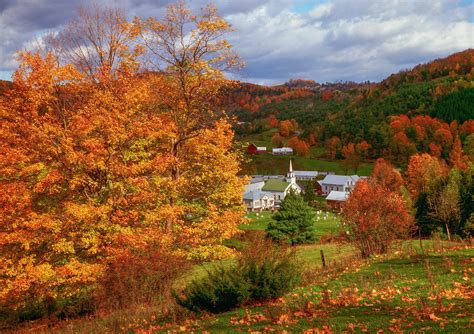 Vermont Has The Kind Of Fall Foliage That Beckons Travelers From Across
