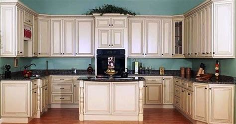 Antaranya solid surface, quartz stone, granite dan marble. Inspirasi 15+ Kabinet Dapur Sederhana, Viral!