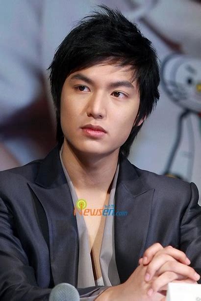 Stills baru menunjukkan dua karakter dalam situasi yang sama sekali berbeda di dua dunia. Model Gaya Rambut Lee Min Ho Terkeren dan Terbaru - Gaya ...