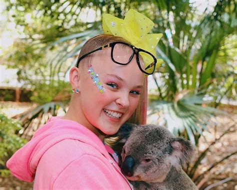 Large grids to mark appointments and events. Jojo Siwa | Instagram Live Stream | 9 January 2020 | IG ...