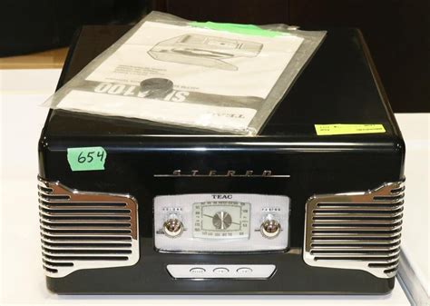 Teac Nostalgic Stereo With Turntable