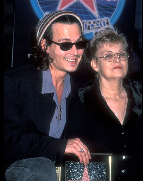 Debbie Depp Johnny Deppin Az Bilinen Kızkardeşi Ve Film Endüstrisiyle Bağlantılı Olmayan Tek