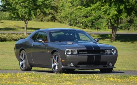 2014 Dodge Challenger 2dr Cpe Sxt Price And Specifications The Car Guide