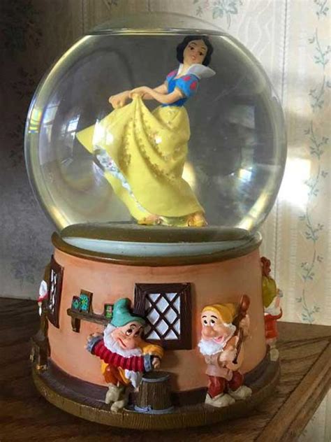 Snow White Snow Globe By Princessanastasia14 On Deviantart