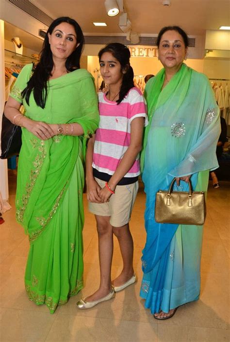 Diya Kumari With Her Daughter And Padmini Devi Of Jaipur Sleeves