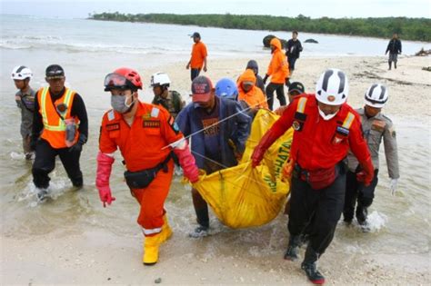 Korban tewas tsunami selat sunda jadi 222 orang, 843 orang luka like comment subscribe subscribe my channel to. Penyebab Tsunami di Selat Sunda - ANTARA News Papua
