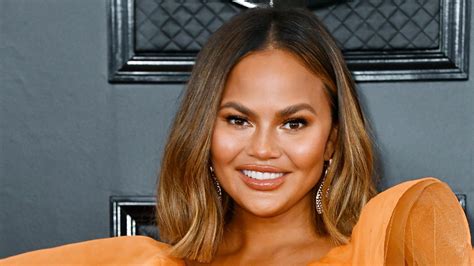 American model, television personality, author, and entrepreneur. Grammys 2020: Chrissy Teigen Debuts Monochromatic Orange ...