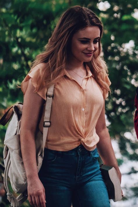 Josephine Langford In After Set Aftermovie Young Outfit Movies