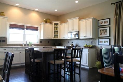 Benjamin moore london fog paint 1541 bottom kitchen cabinets. Show me your favorite paint color in a room — thenest