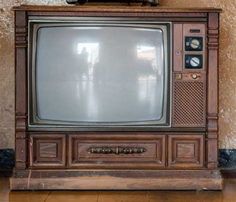 Color Tv Day June 25 History And Facts About Color Television