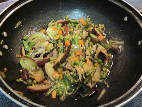 However my today's recipe is along with the homemade vangi bath powder which can be prepared ahead and refrigerated for few months. Sowmya's Recipes Blog: Vangi bath / Brinjal Rice