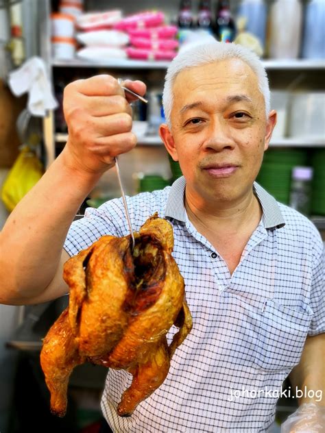 I dislike chilli being used to carry the flavour of a particular dish. Tong Kee Chicken Rice 東記雞飯. Tanglin Halt Food Centre ...