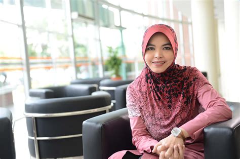 Dating malaysian women will interest those western men who are looking for a new lady and a new it is true that the cultural diversity amongst malaysian women is such that general pointers for all of. L'Oreal Malaysia For Women in Science Fellowships 2012