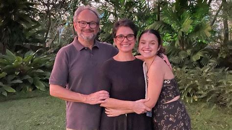 Sandra Annenberg Completa Anos E Celebra Ao Lado De Marido E Filha