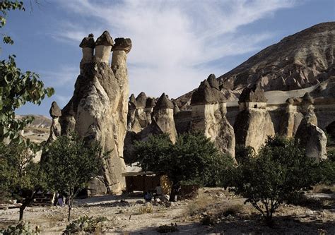Cappadocia is a historical region in central anatolia, largely in the nevşehir, kayseri, kırşehir, aksaray, malatya, sivas and niğde provinces in turkey. Kappadokien 1987 Foto & Bild | europe, turkey, sights ...
