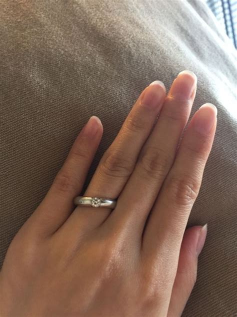 フラー・ジャコーの結婚指輪に決めた理由は、鍛造であると ...