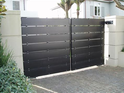 Modern main gate designs ideas for home (driveway gates ideas) hello, friends best gate design idea can be proved as lasting. Front Home Main Iron Gate Design for House in Pakistan ...