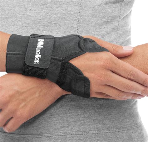 Mueller Reversible Wrist Brace With Splint Black One Size Fits Most