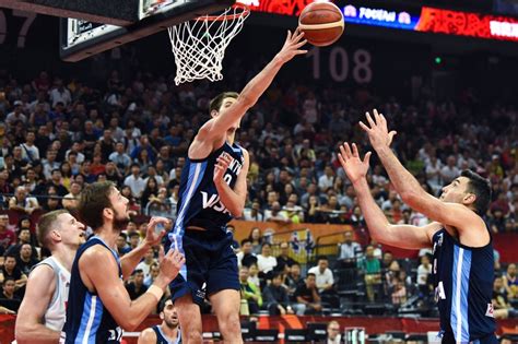 Yusuf yazıcı'dan minik lille taraftarlarına imza. Arjantin Sırbistan maçı saat kaçta, hangi kanalda? (FIBA ...