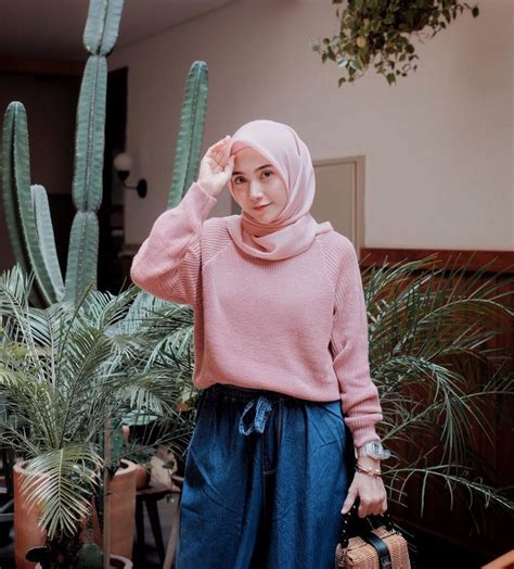 Asalkan tahu, bagaimana cara mix and match nah, berikut sahijab akan sajikan outfit of the day atau ootd setelan celana boyfriend untuk kamu yang memakai hijab. Ootd Hijab Cardigan Rajut - Hijab Casual