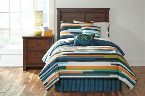 Twin polyester comforters & bedding sets. Seventy Stripe Twin Size Bedding Set from Ashley (Q114001T ...