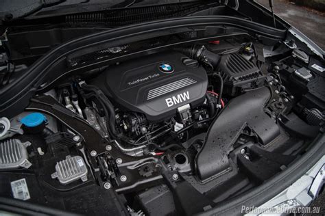 Allows single pull to open doors. 2016 BMW X1 xDrive20d review (video) | PerformanceDrive