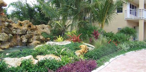 A Tropical Landscape Design Will Give Your House A Beautiful Look